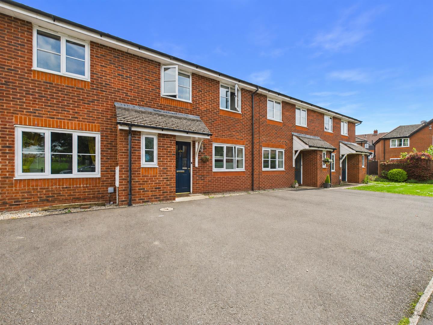 33 Milars Field, Oswestry, SY10 9PU For Sale